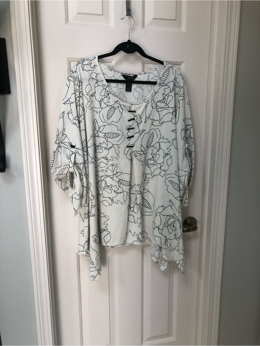 Ali Miles Ivory Floral Lace-Up V-Neck Tunic